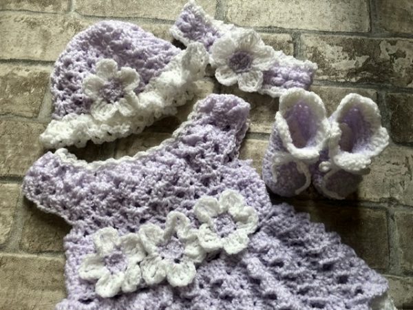Handmade crocheted baby dress and accessories - Image 7